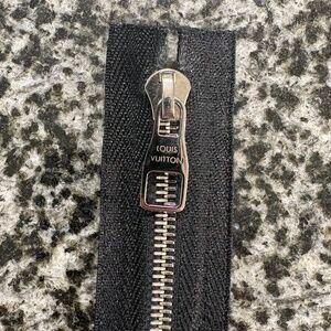 Louis Vuitton Silver/Black Zipper 6”